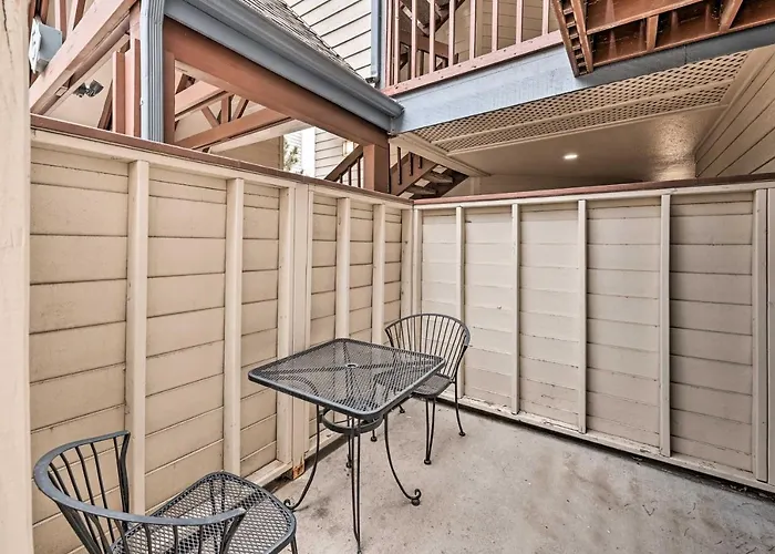 Condo W/ Patio & Pool Access In Greenwood Village!